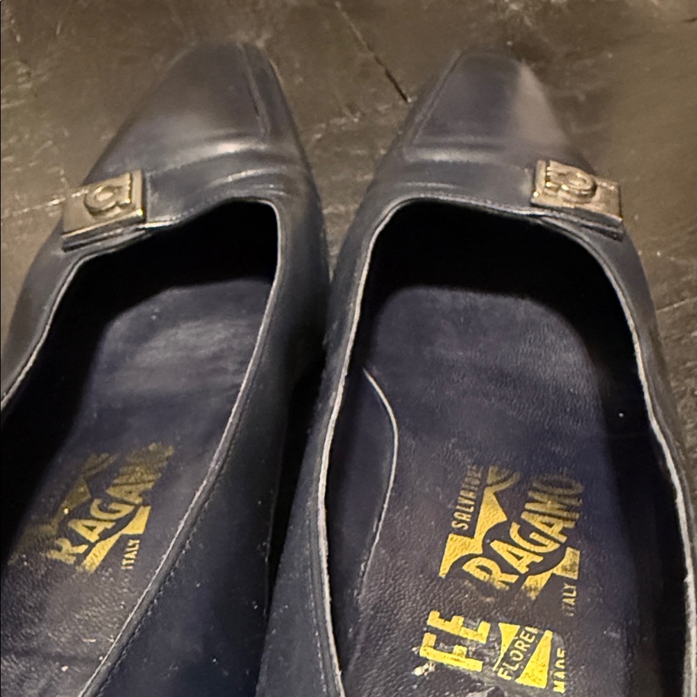 Salvatore Ferragamo Women's Navy Leather Heels vintage - Picture 11 of 14